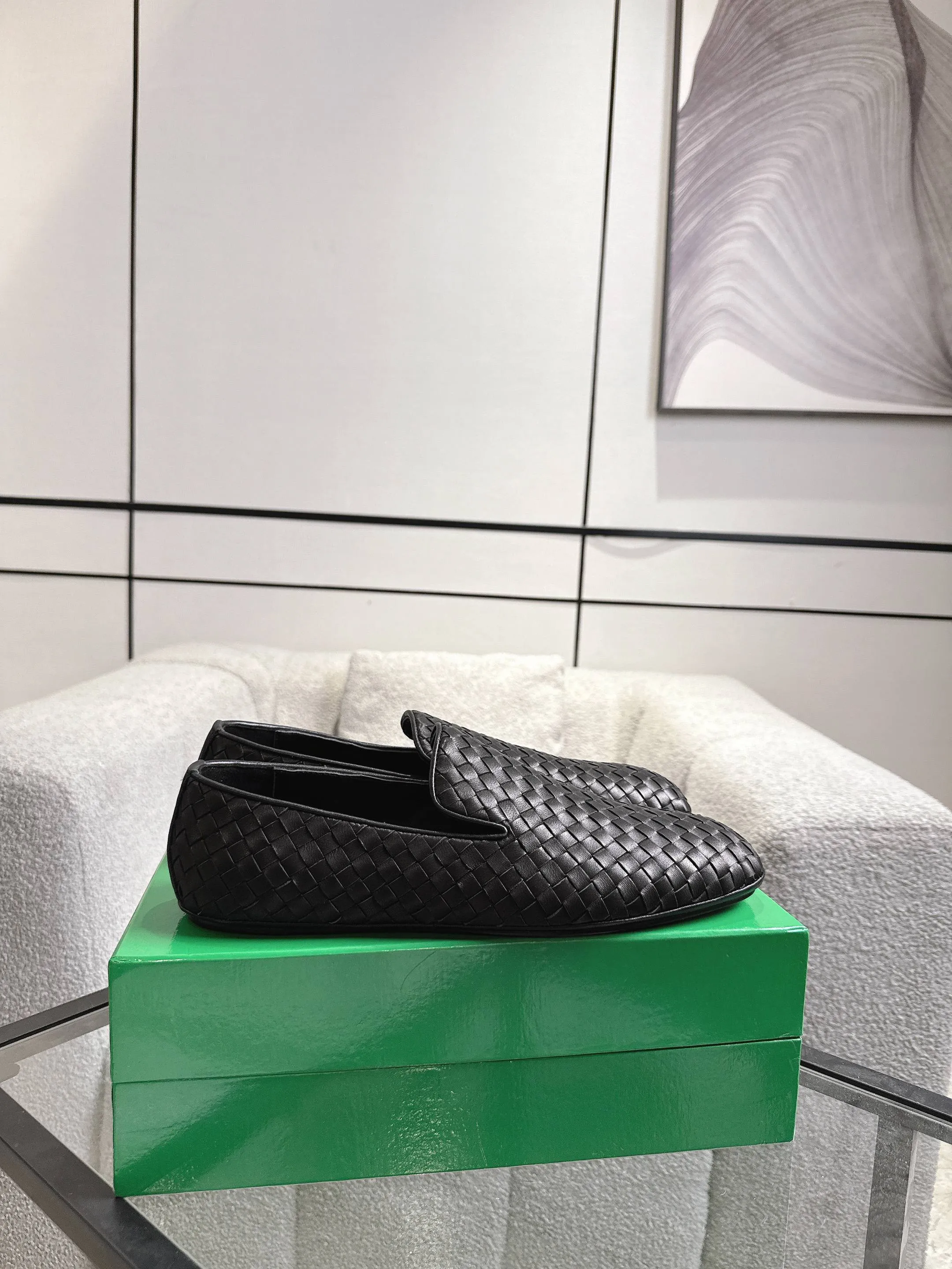 [BV] Top P: 760💰Size for couples: 35-44 (40.41 for women, 38 for men, 45.46.47, custom-made, non-returnable) Bottega Veneta 2025 autumn counter synchronized genuine leather outsole classic woven beanie shoes for couples, Bottega Veneta square-toe flat shoes, imported mixed sheepskin, imported sheep! Leather outsole! [Rose][Rose]! Purely hand-woven and operated, the original board is reproduced one-to-one! quality assurance!